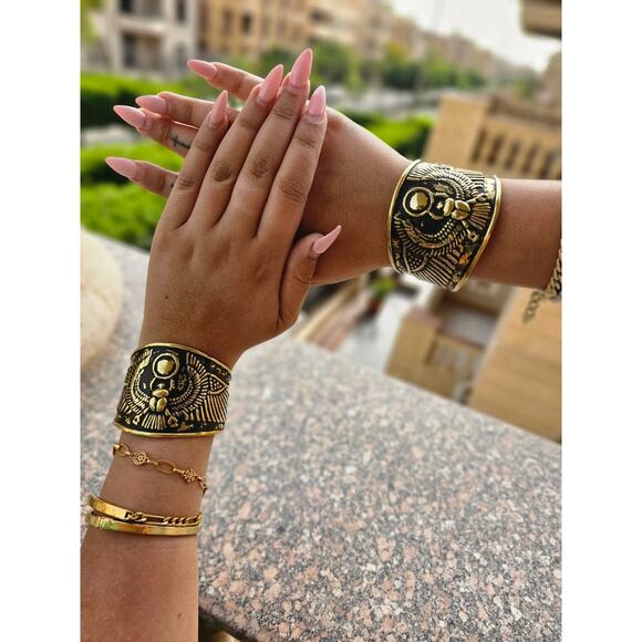 Winged Scarab Sun Bangle – Handmade Egyptian Brass Cuff for Luck & Protection - Picture 6 of 7